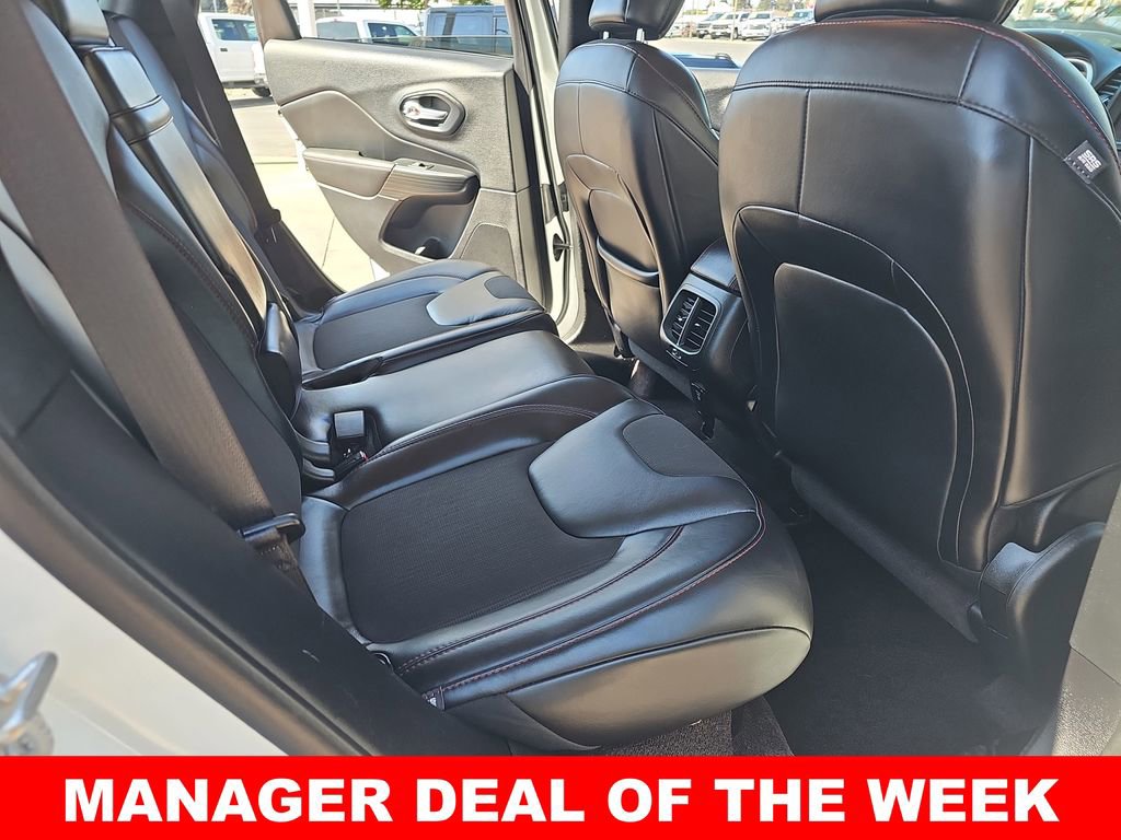 Used 2016 Jeep Cherokee Trailhawk w/ Comfort/Convenience Group image 11