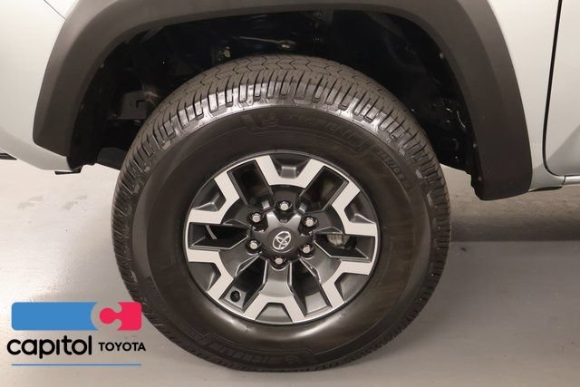 Certified 2023 Toyota Tacoma TRD Off-Road AWD/4WD image 8