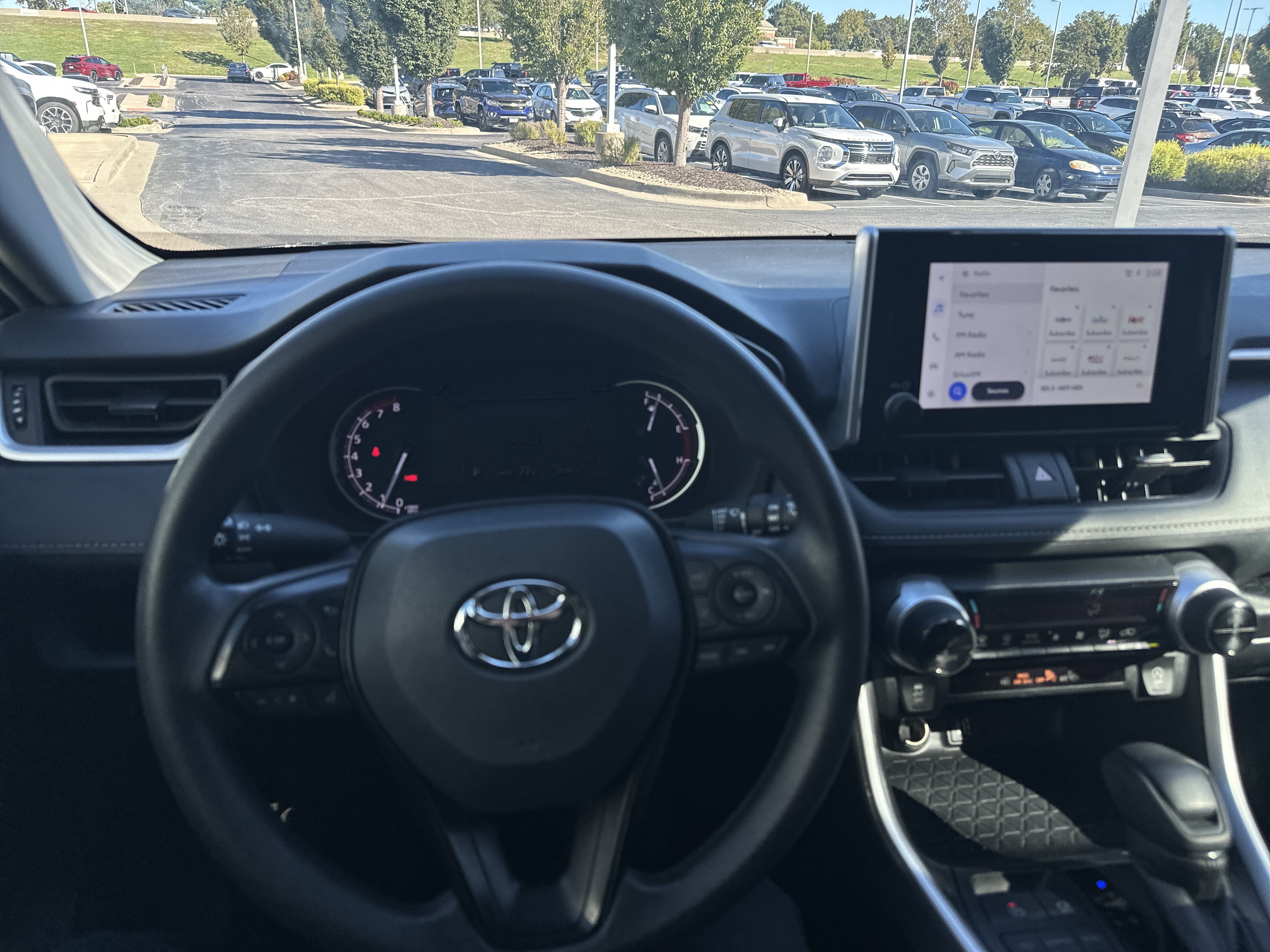 Used 2024 Toyota RAV4 XLE AWD/4WD image 17
