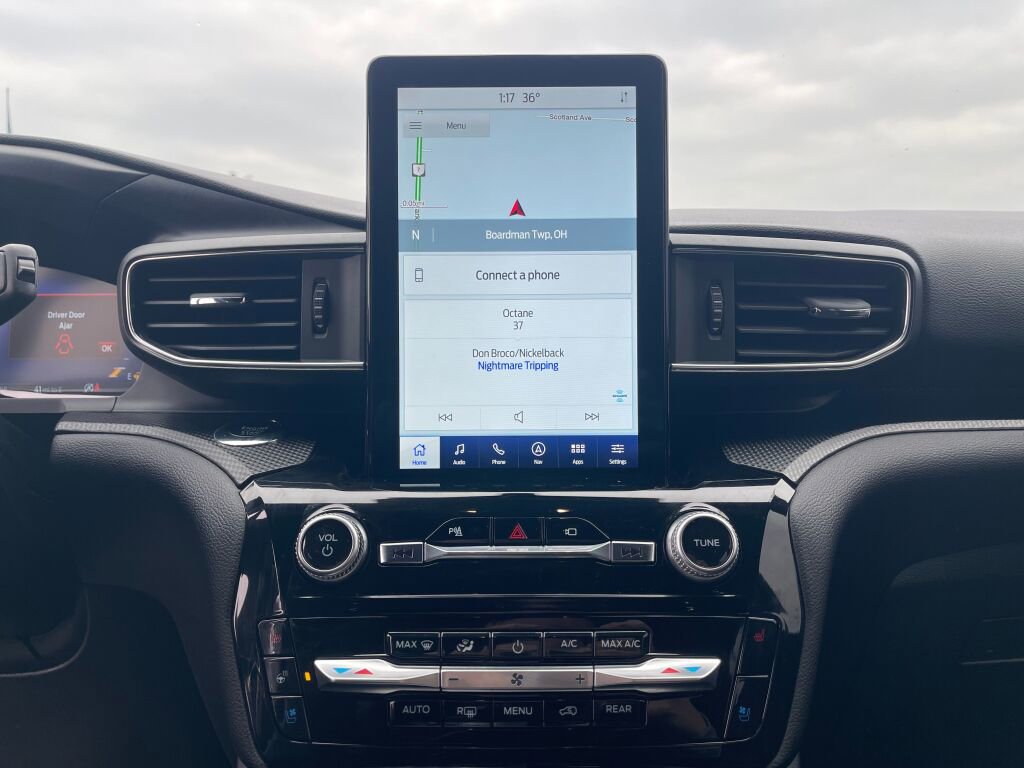 Used 2023 Ford Explorer ST w/ Equipment Group 401A image 9