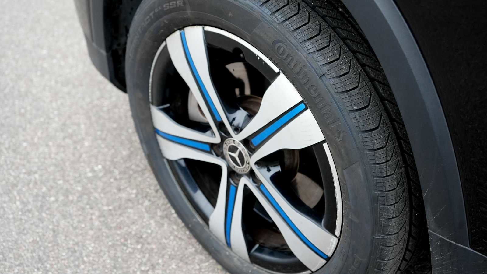 Certified 2022 Mercedes-Benz EQB 300 4MATIC w/ Exclusive Package image 75