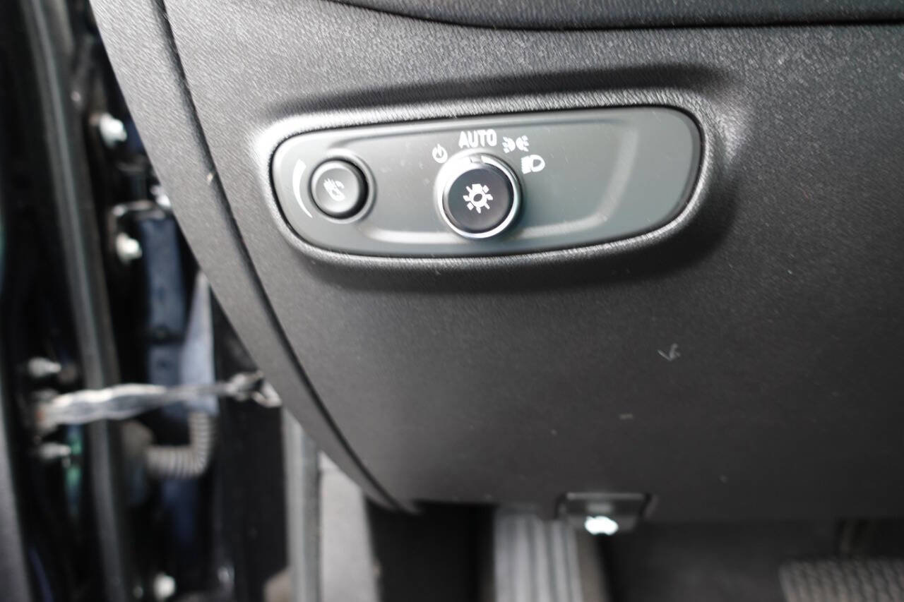 Used 2018 Chevrolet Equinox LT FWD image 50