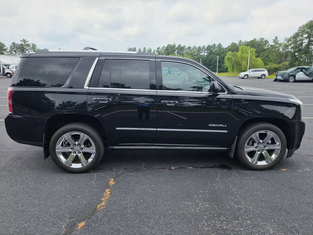 Used 2015 GMC Yukon Denali w/ Premium Package AWD/4WD image 11