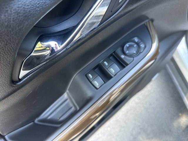 Used 2017 GMC Acadia SLE AWD/4WD image 17