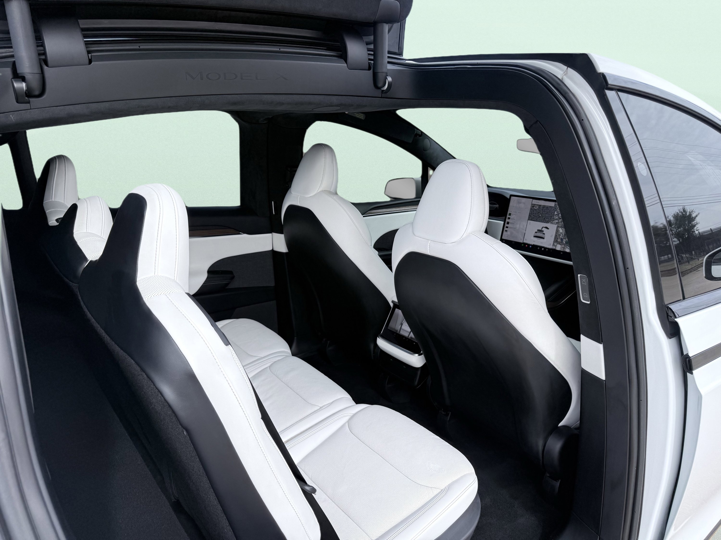 Used 2023 Tesla Model X image 45
