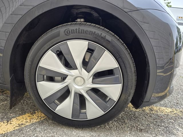 Used 2024 Tesla Model Y Long Range AWD/4WD image 57