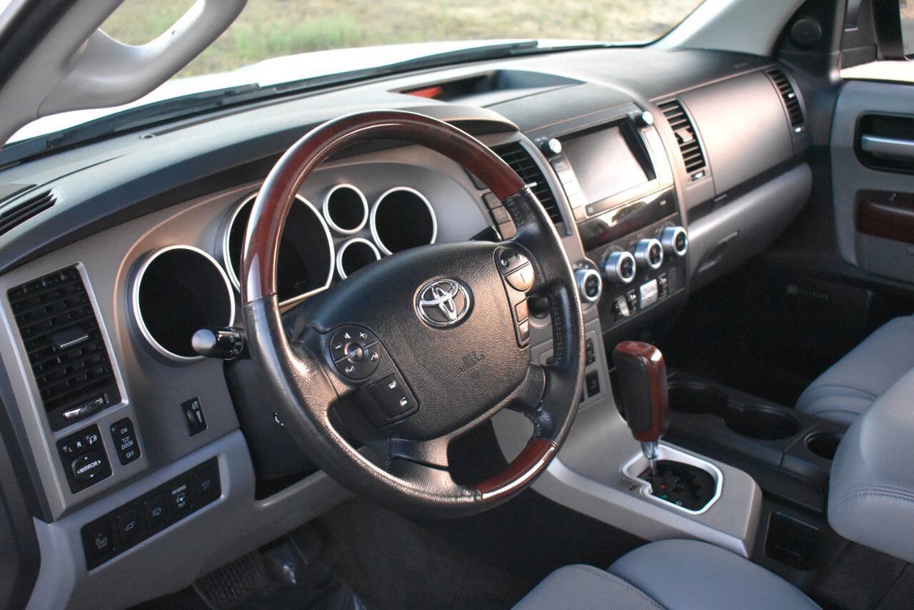 Used 2013 Toyota Sequoia Platinum AWD/4WD image 46