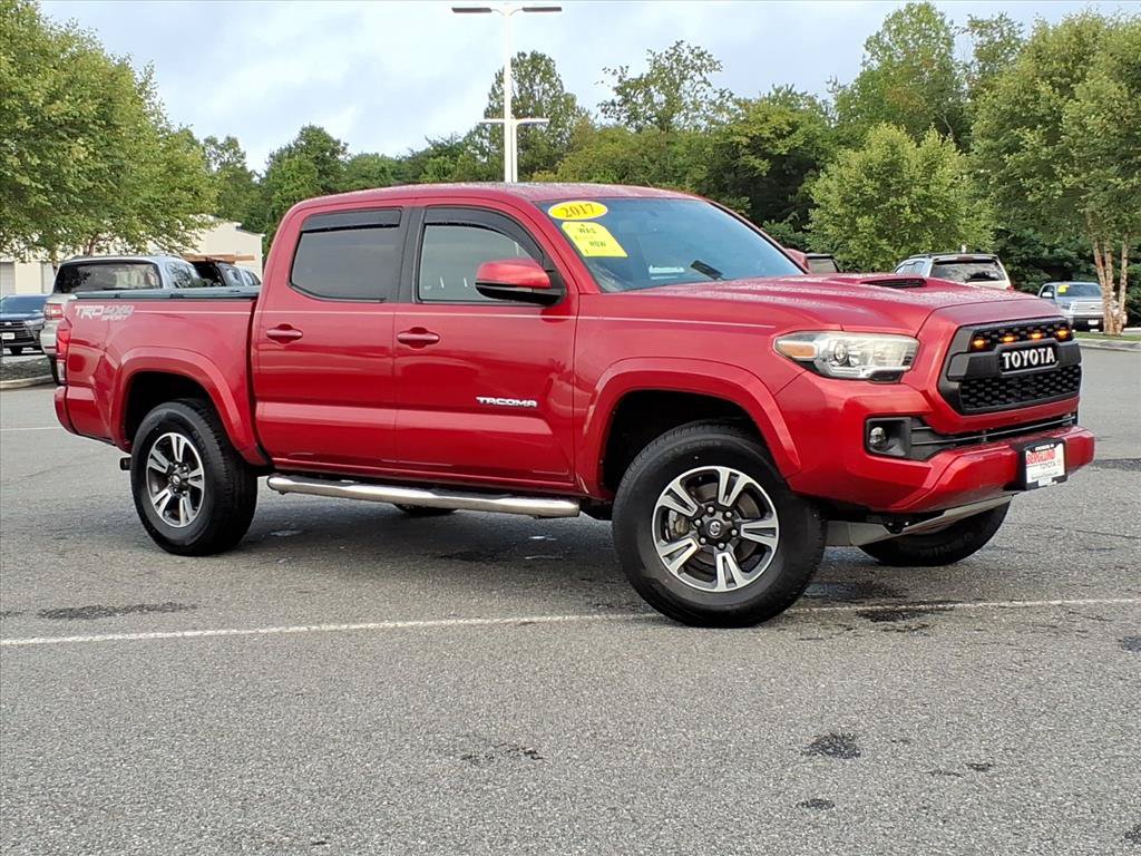 Used 2017 Toyota Tacoma TRD Sport w/ Premium & Technology Package AWD/4WD image 2