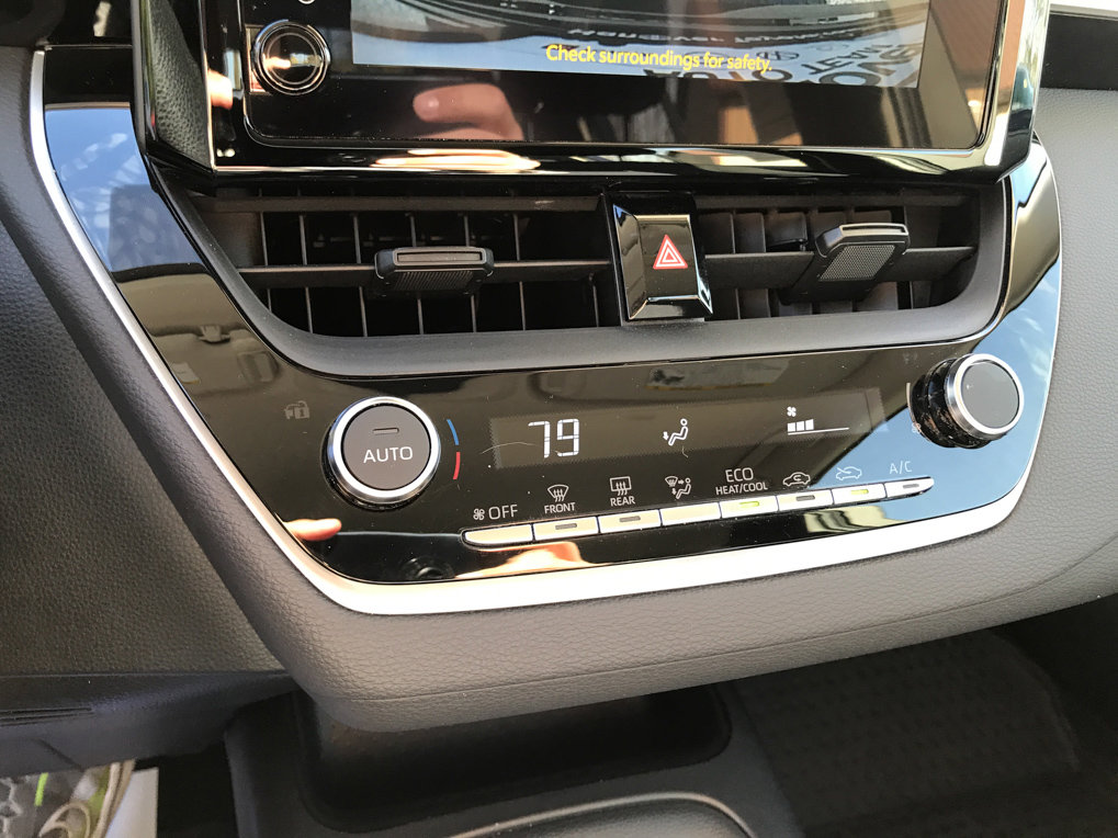 Certified 2025 Toyota Corolla LE image 18