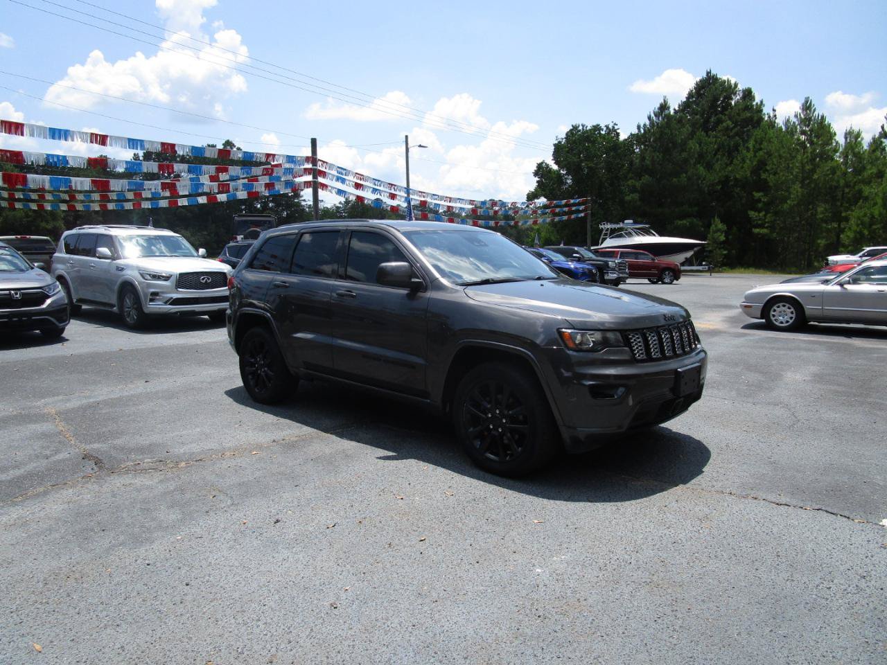 Used 2020 Jeep Grand Cherokee Altitude AWD/4WD image 6