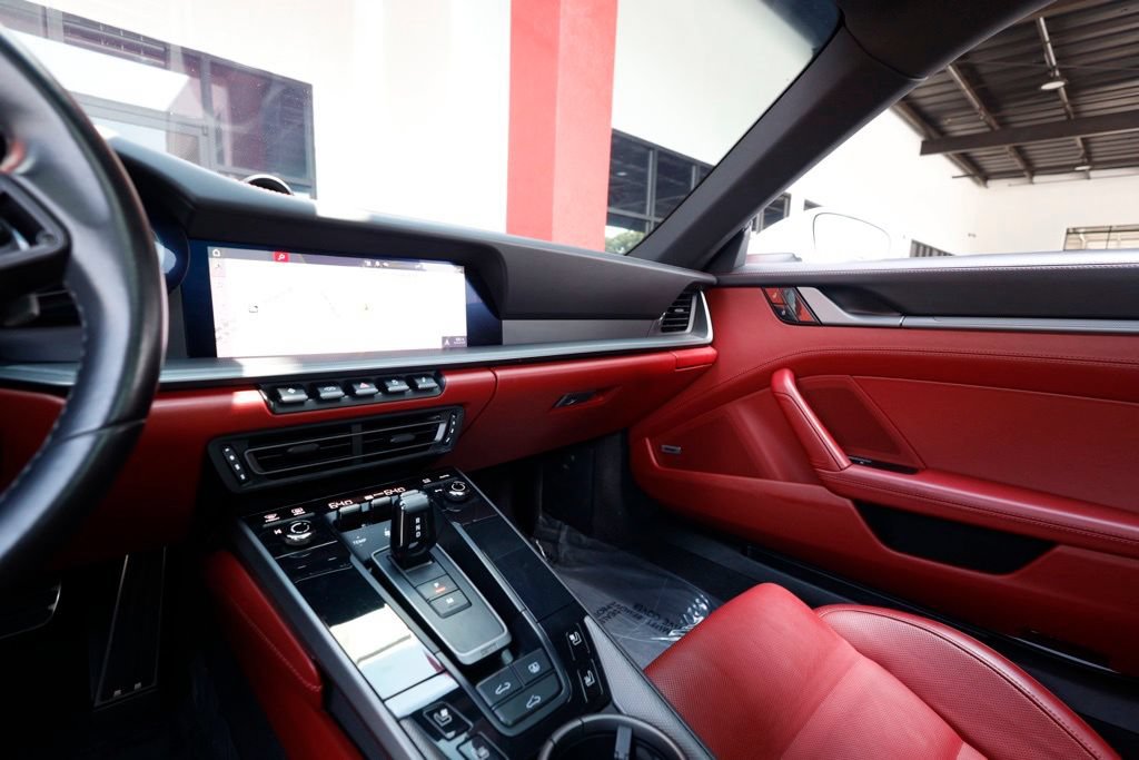 Used 2020 Porsche 911 Carrera RWD image 38