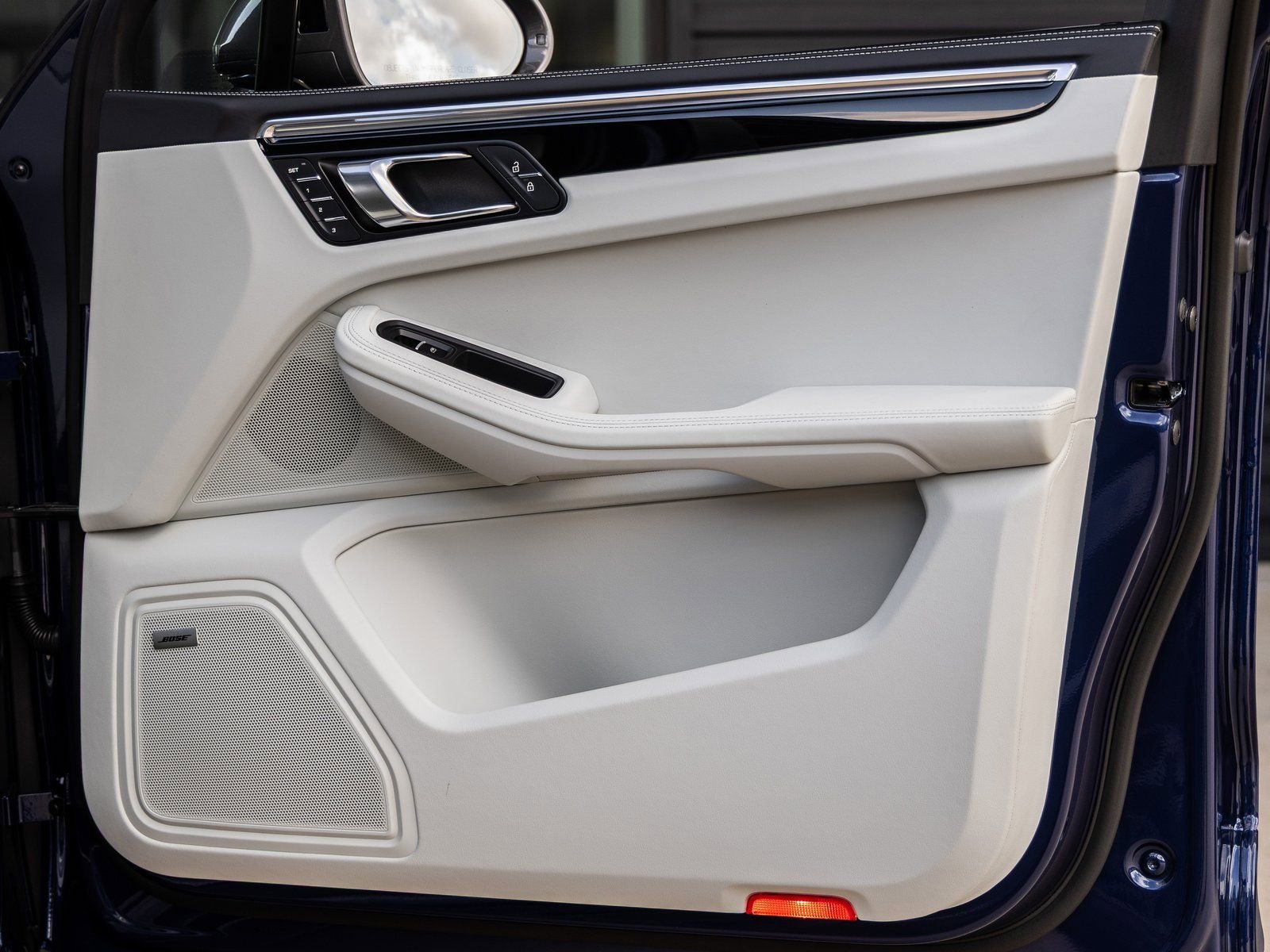 New 2026 Porsche Macan Turbo image 42