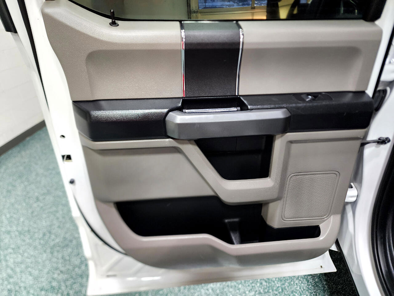 Used 2016 Ford F150 XLT image 20