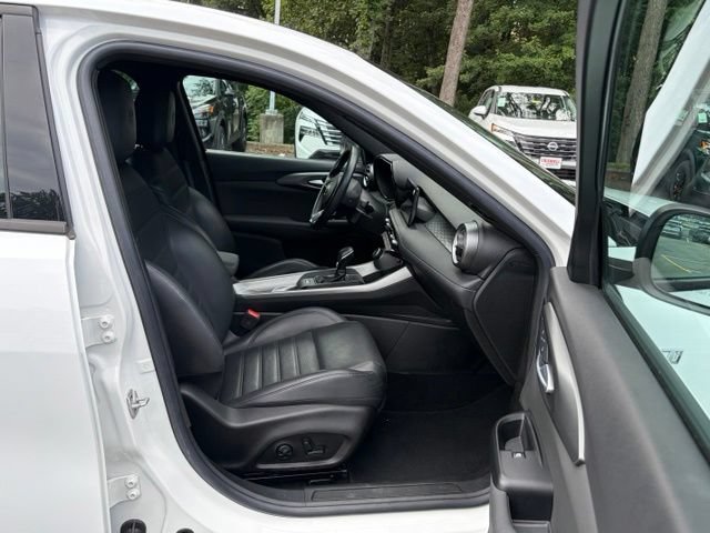 Used 2024 Alfa Romeo Tonale Ti w/ Premium Interior Package AWD/4WD image 35