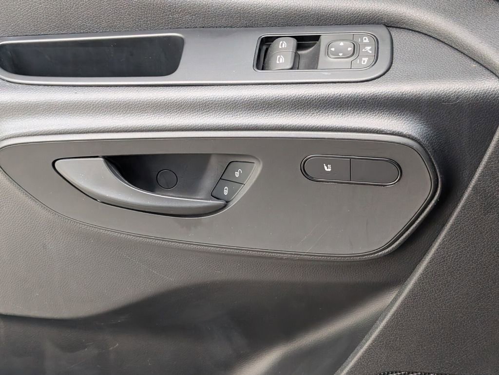 Used 2025 Mercedes-Benz Sprinter 2500 image 21