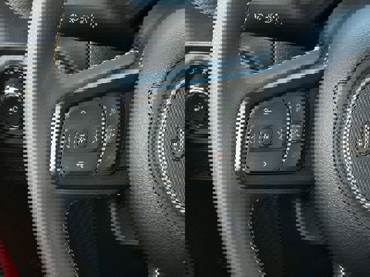 Used 2025 Jeep Wrangler Unlimited Rubicon w/ Convenience Group image 13