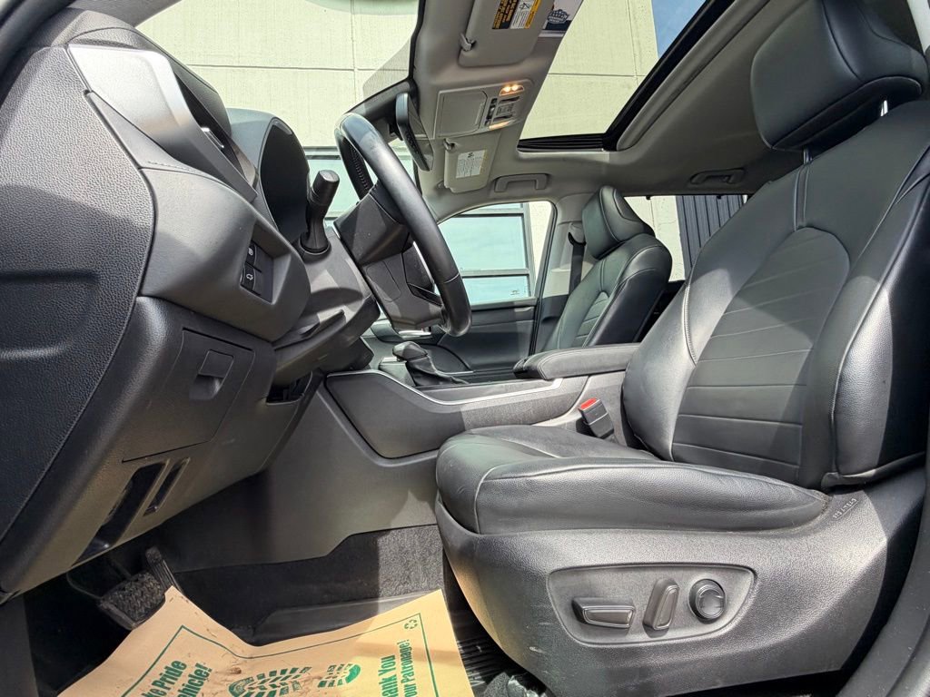 Used 2020 Toyota Highlander XLE image 11