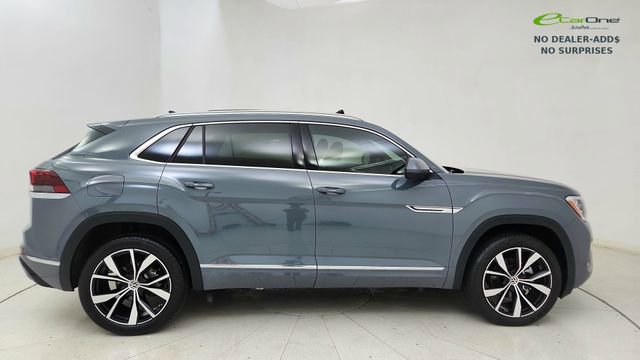 Used 2025 Volkswagen Atlas Cross Sport SEL Premium R-Line AWD/4WD image 6