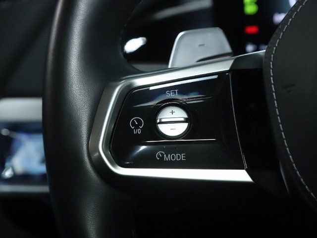 Used 2025 BMW 740i xDrive image 21