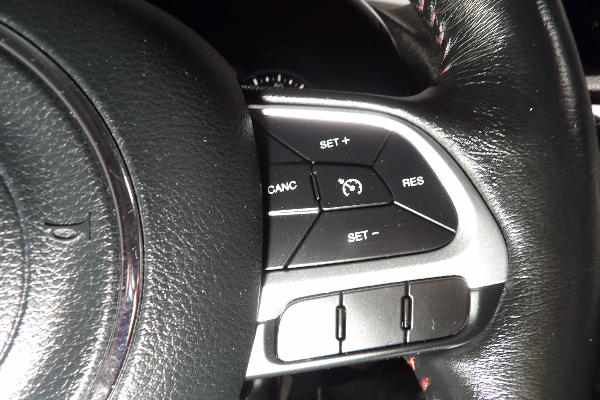 Used 2018 Jeep Renegade Trailhawk AWD/4WD image 24