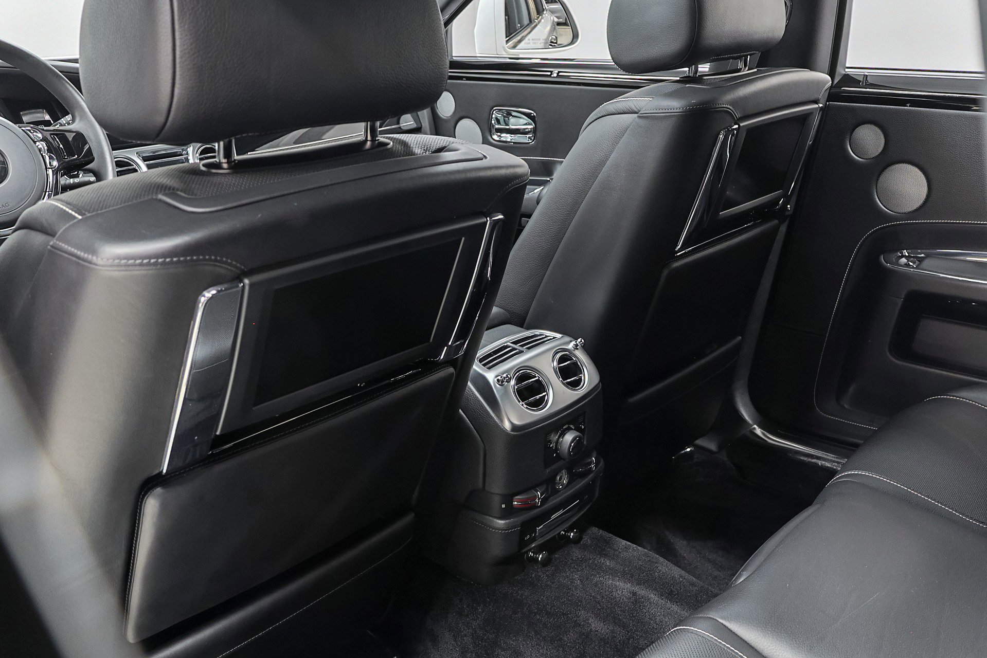 Used 2016 Rolls-Royce Ghost image 58