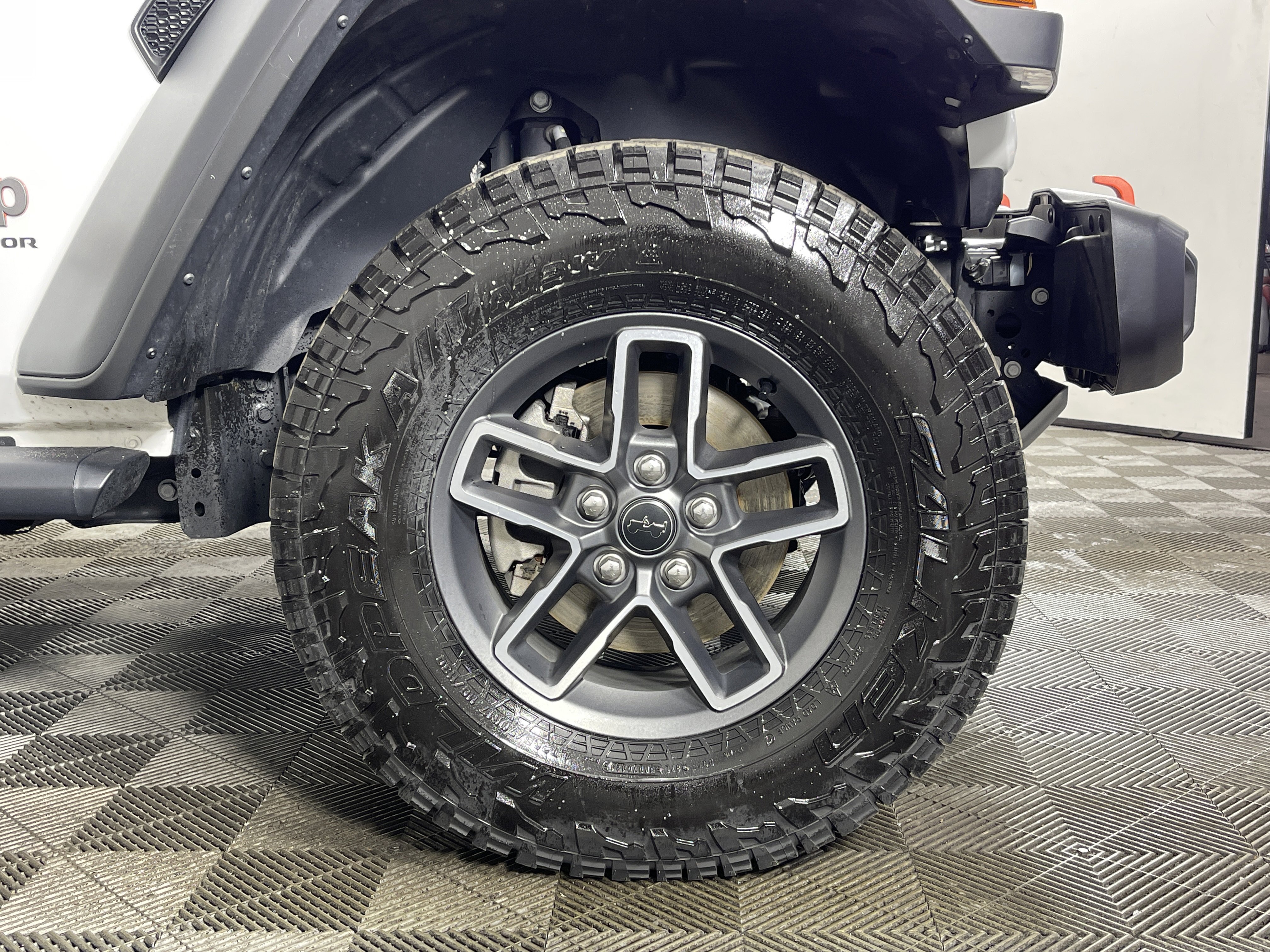 Used 2024 Jeep Gladiator Mojave w/ Convenience Group image 9