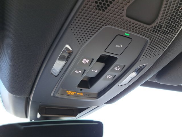 Used 2025 Porsche Cayenne image 36