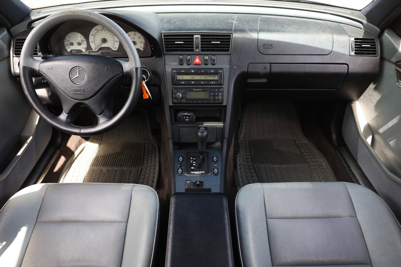 Used 2000 Mercedes-Benz C 280 Sedan image 2