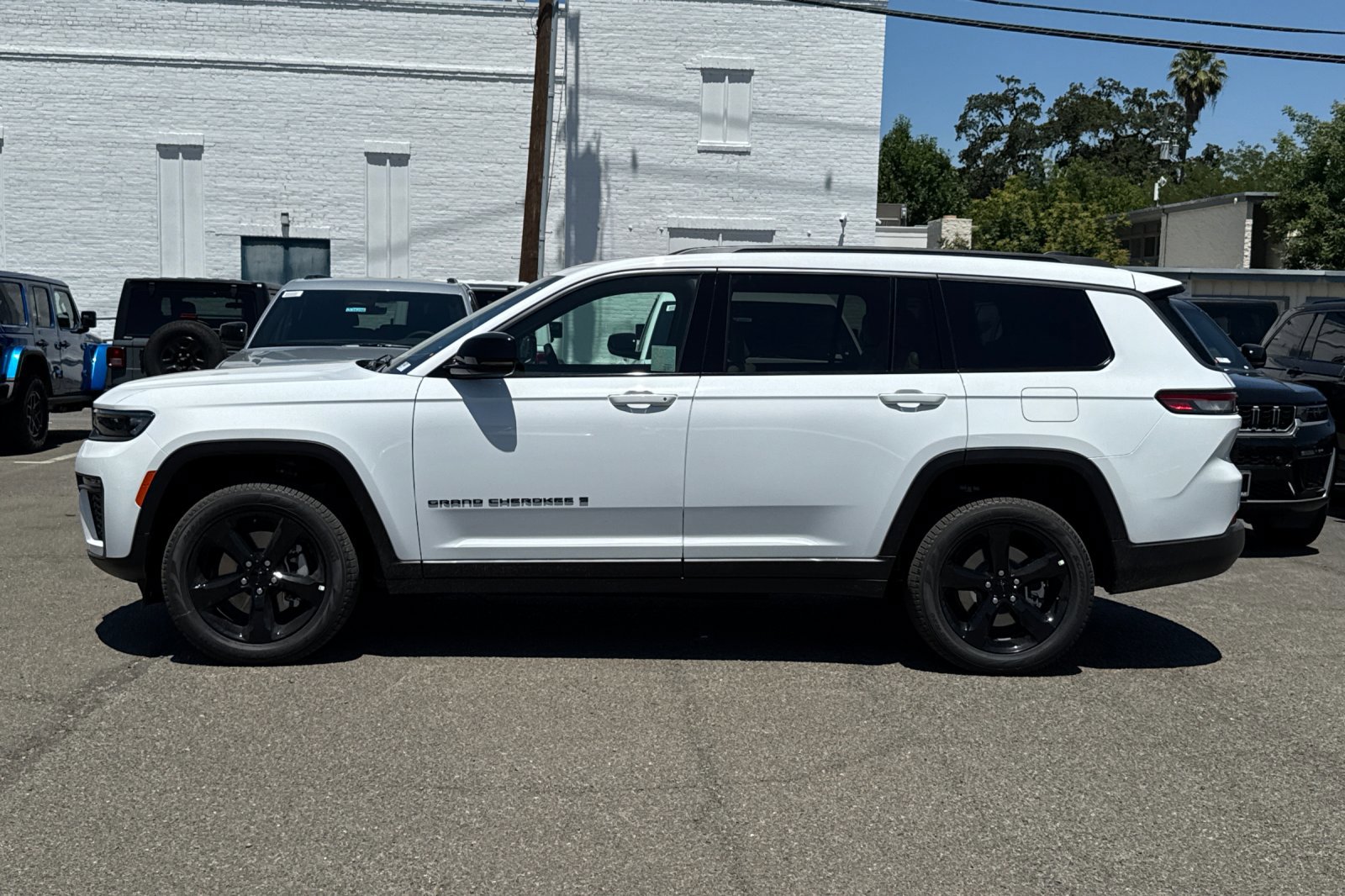 New 2026 Jeep Grand Cherokee L Limited AWD/4WD image 6