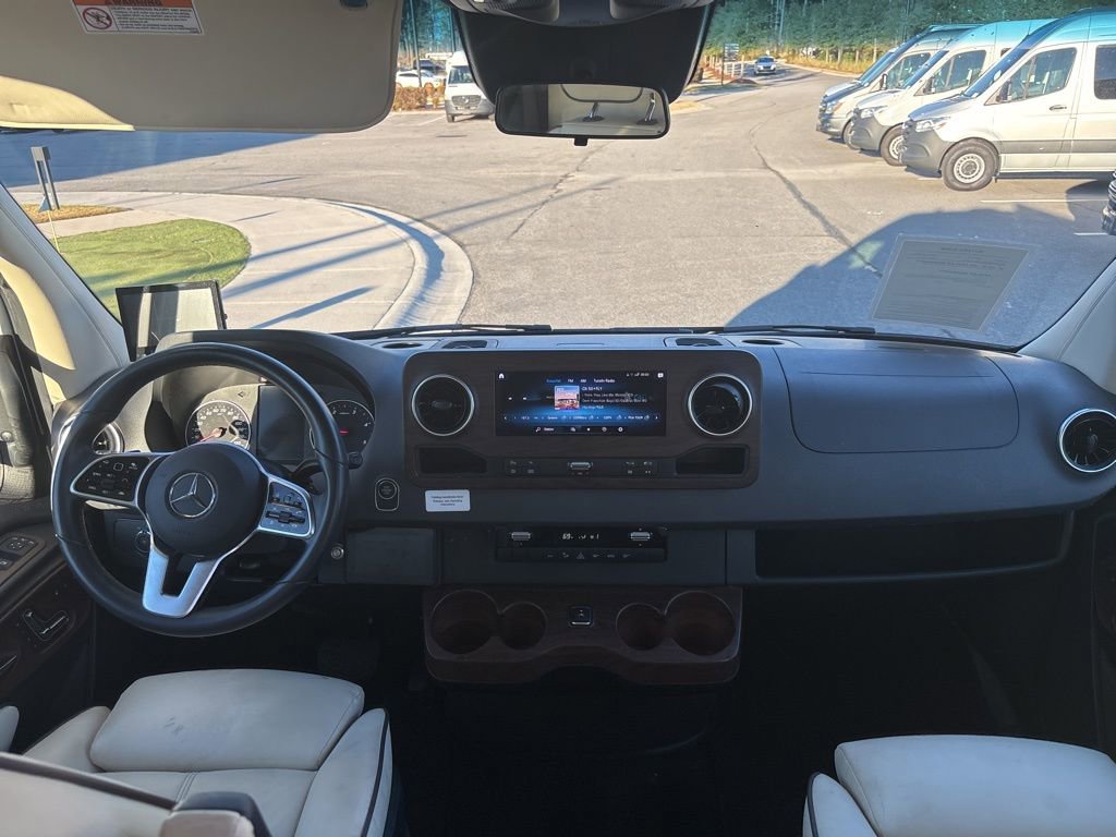 Used 2022 Mercedes-Benz Sprinter 2500 image 58