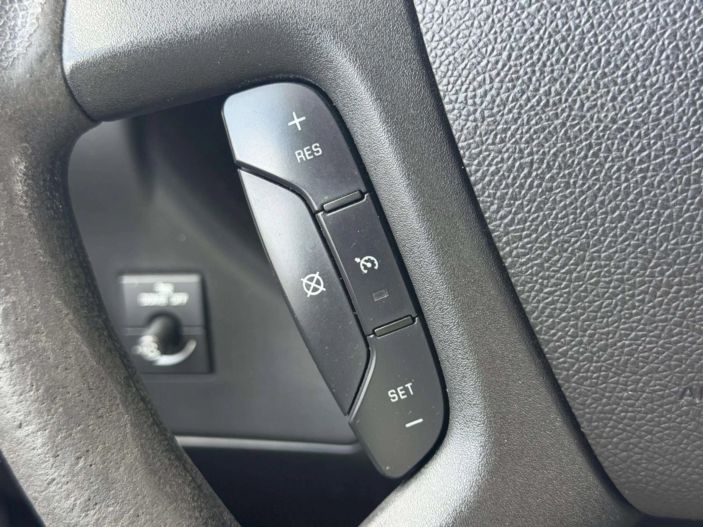 Used 2017 GMC Savana 2500 RWD image 25