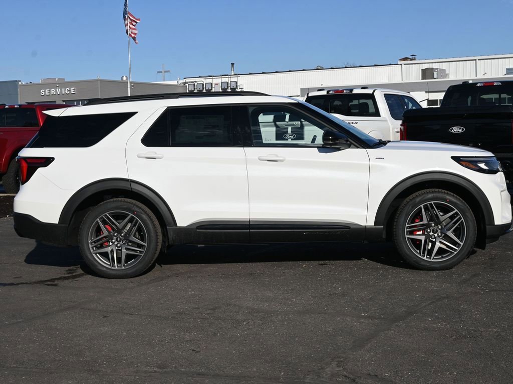New 2026 Ford Explorer ST-Line w/ ST-Line Street Pack image 3