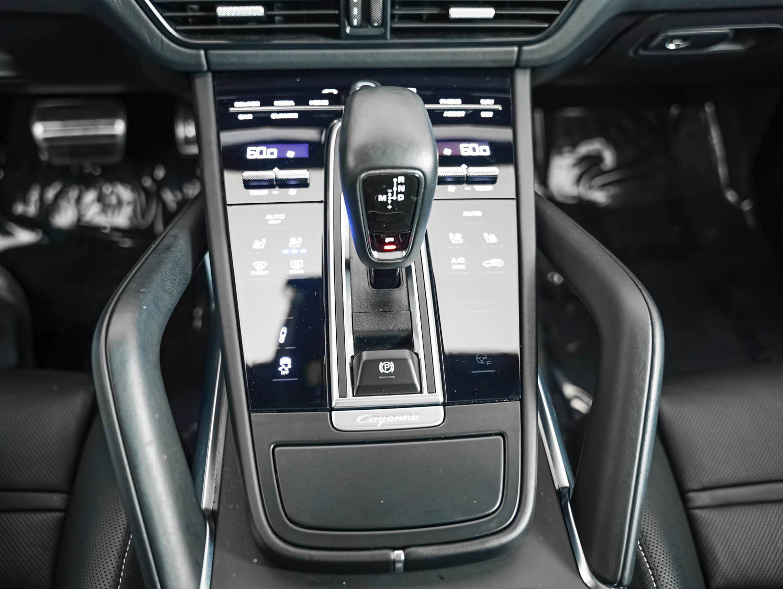 Certified 2023 Porsche Cayenne Turbo AWD/4WD image 20