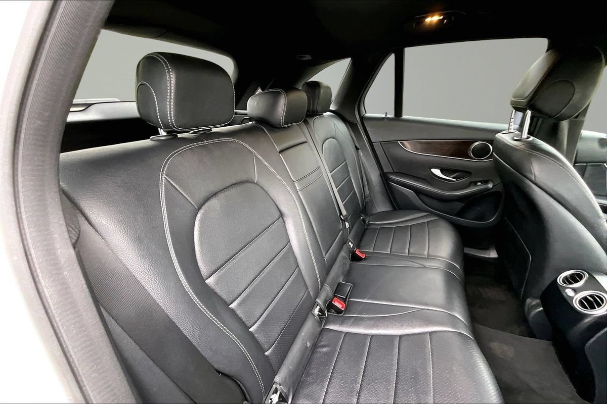 Used 2020 Mercedes-Benz GLC 300 4MATIC image 14