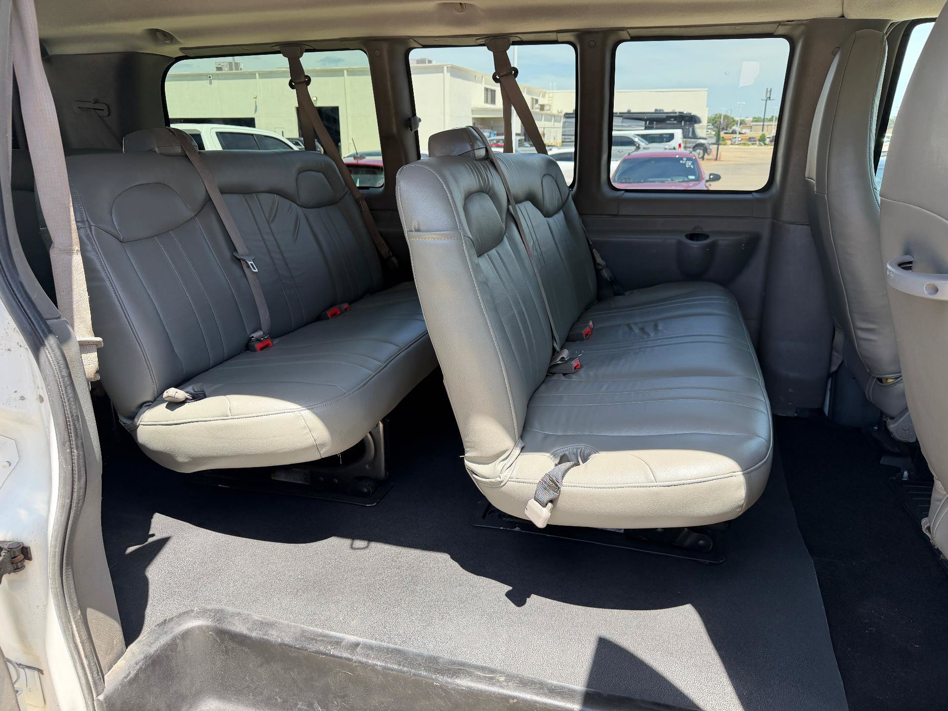 Used 2015 Chevrolet Express 2500 LT RWD image 19
