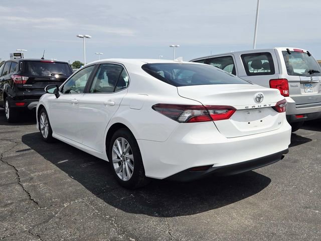 Used 2021 Toyota Camry LE FWD image 3