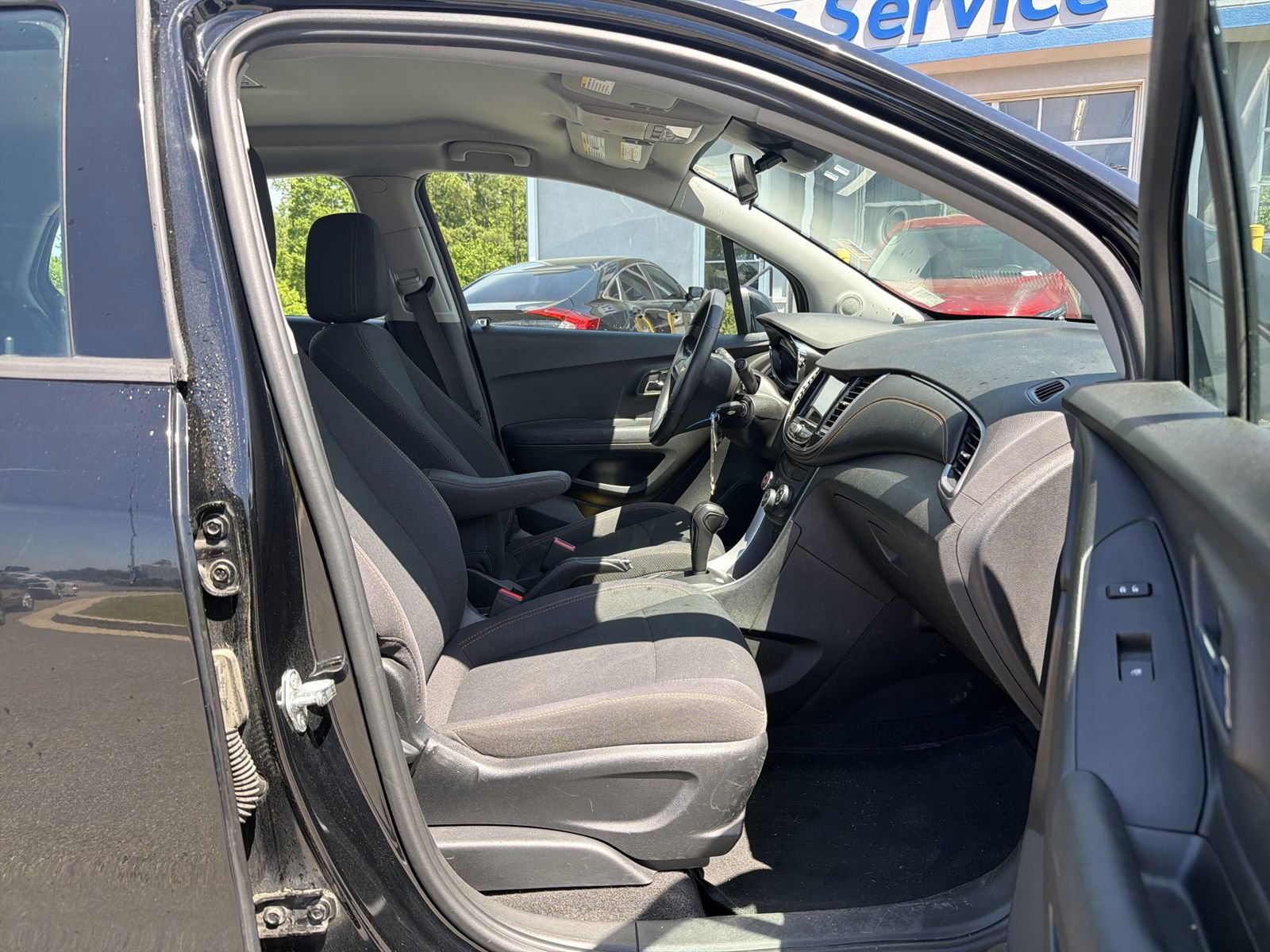 Used 2019 Chevrolet Trax LS AWD/4WD image 32