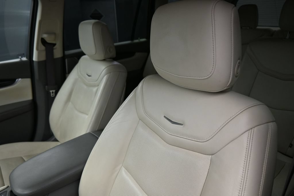 Used 2020 Cadillac XT6 Premium Luxury FWD image 12