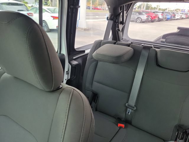 Used 2018 Jeep Wrangler Unlimited Sport AWD/4WD image 16