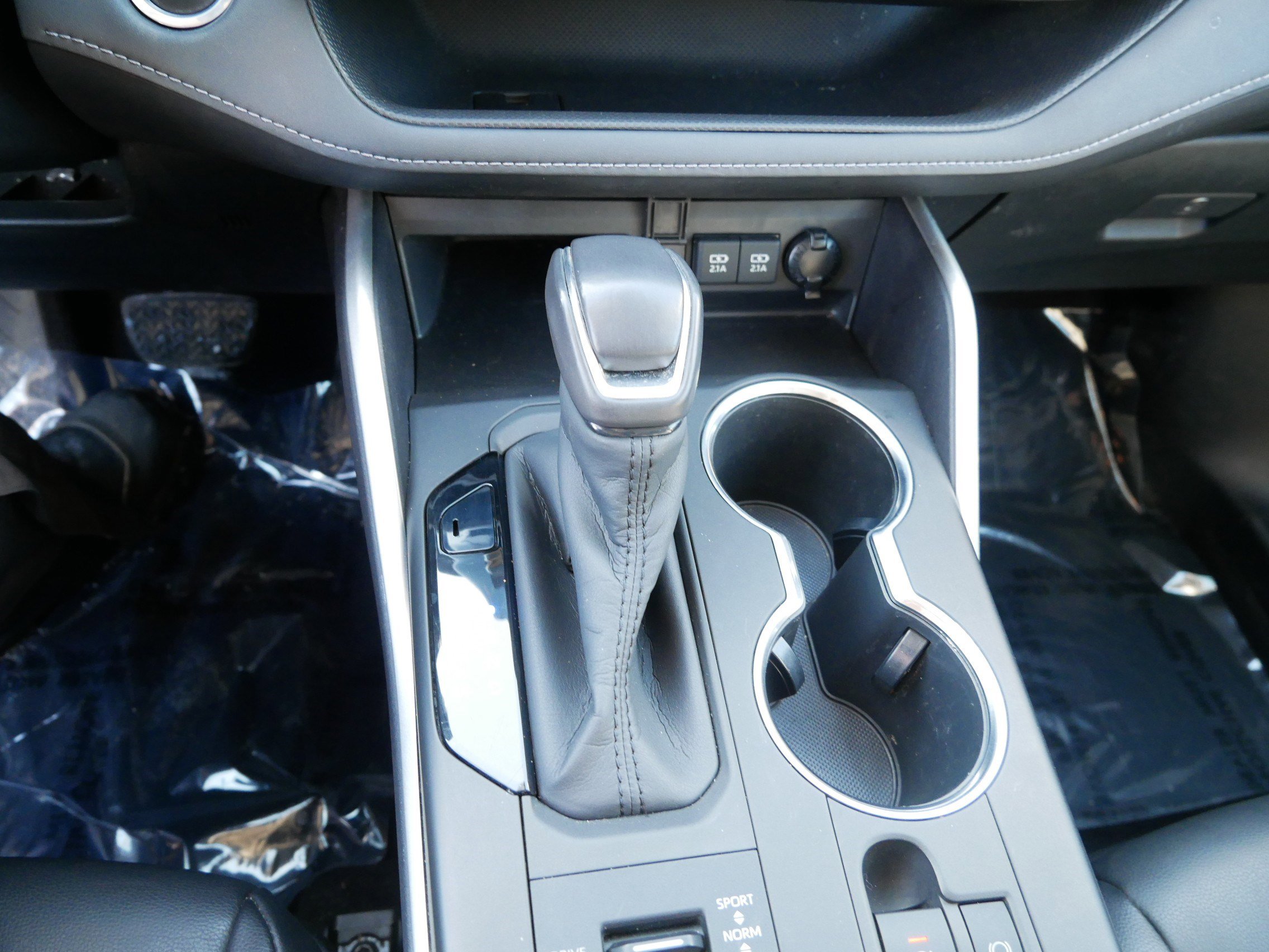 Used 2020 Toyota Highlander XLE image 24