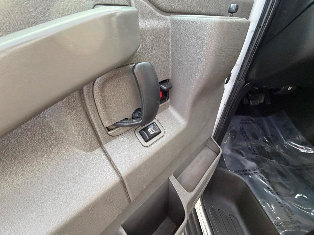 Used 2017 Chevrolet Express 3500 LS RWD image 19