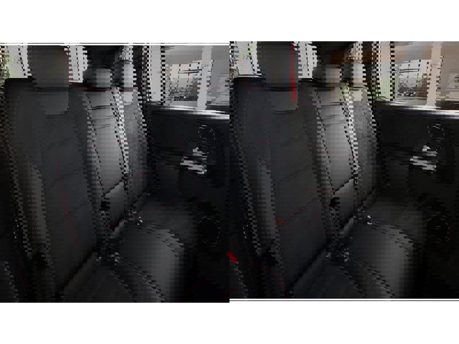 Used 2025 Mercedes-Benz GLB 250 image 4