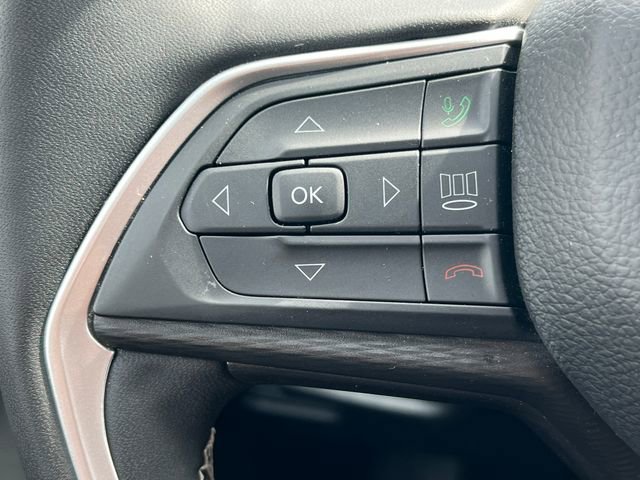 Used 2024 Jeep Grand Cherokee Altitude image 19