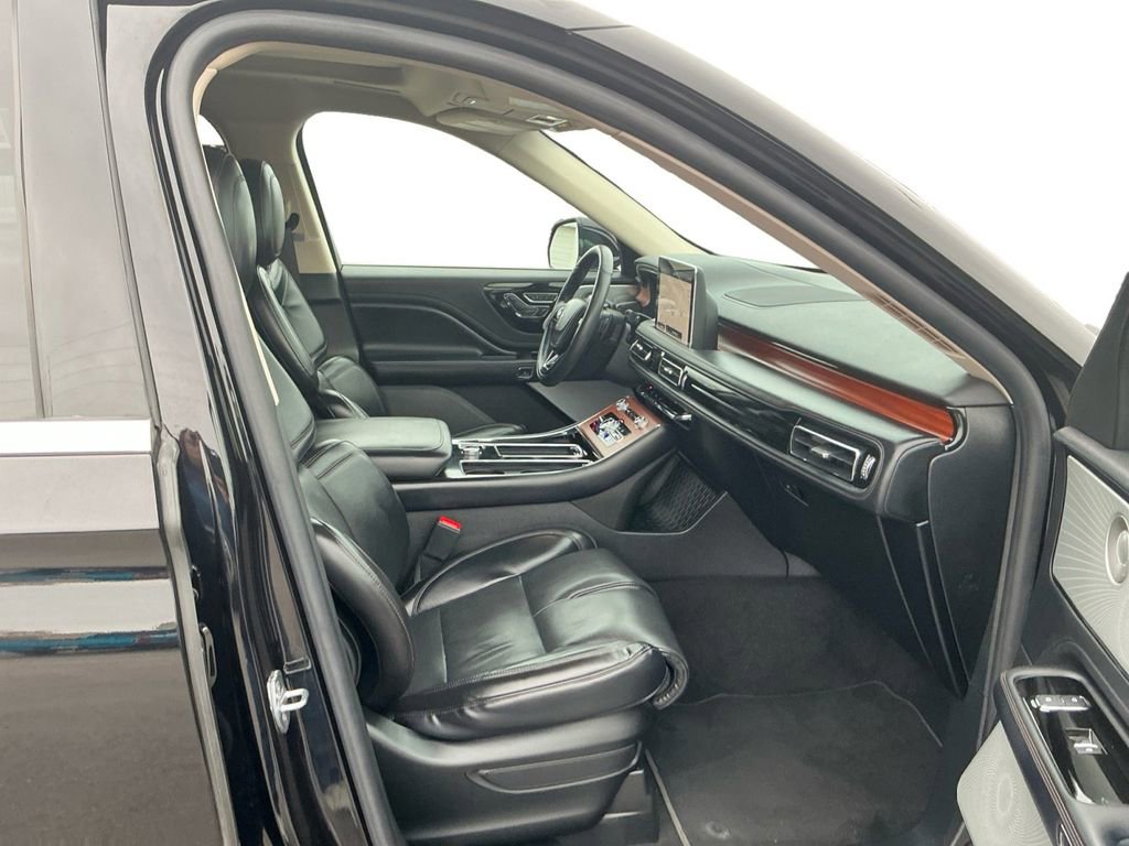 Used 2020 Lincoln Aviator Reserve w/ Equipment Group 202A image 22