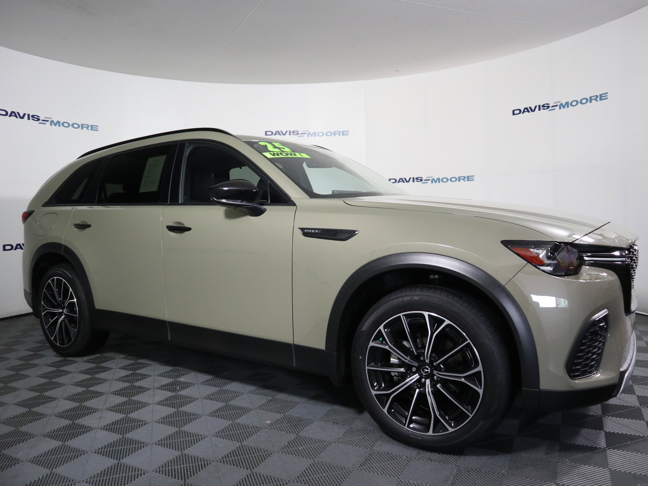 Certified 2025 MAZDA CX-70 Plug-In Hybrid w/ Premium Pkg image 4