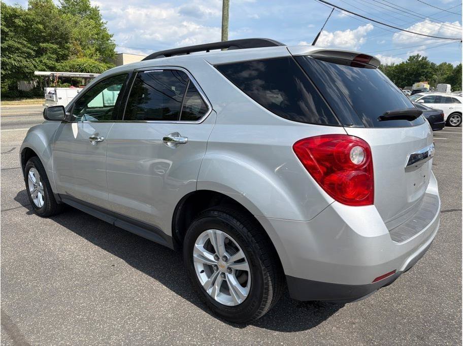 Used 2011 Chevrolet Equinox LT w/ Driver Convenience Package FWD image 4
