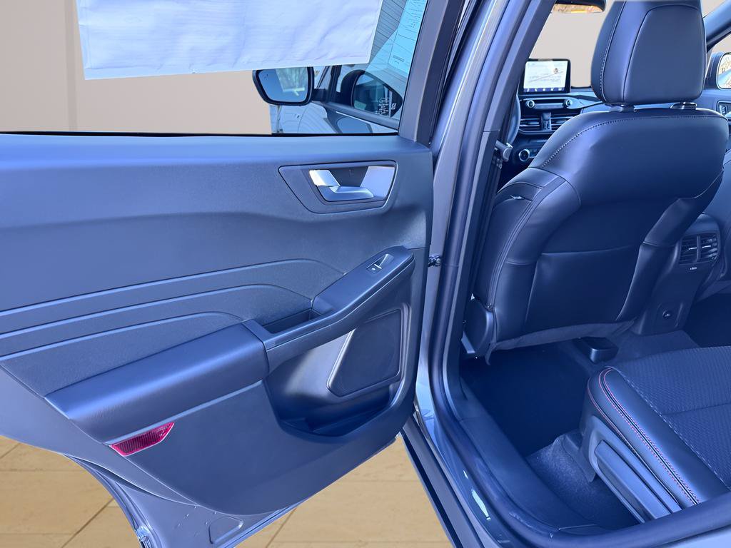 New 2026 Ford Escape ST-Line w/ Cold Weather Package FWD image 30