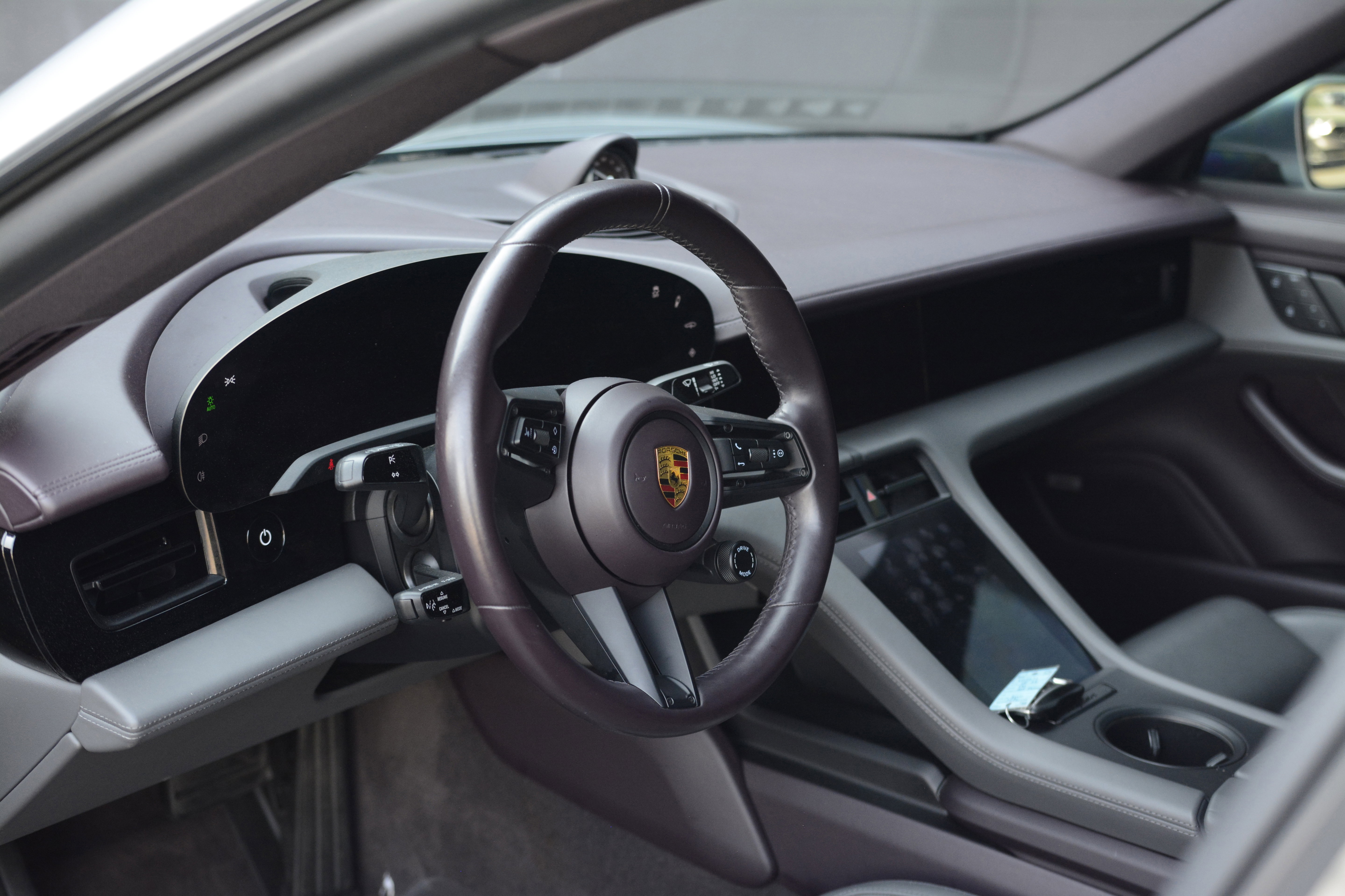 Certified 2022 Porsche Taycan 4S image 4