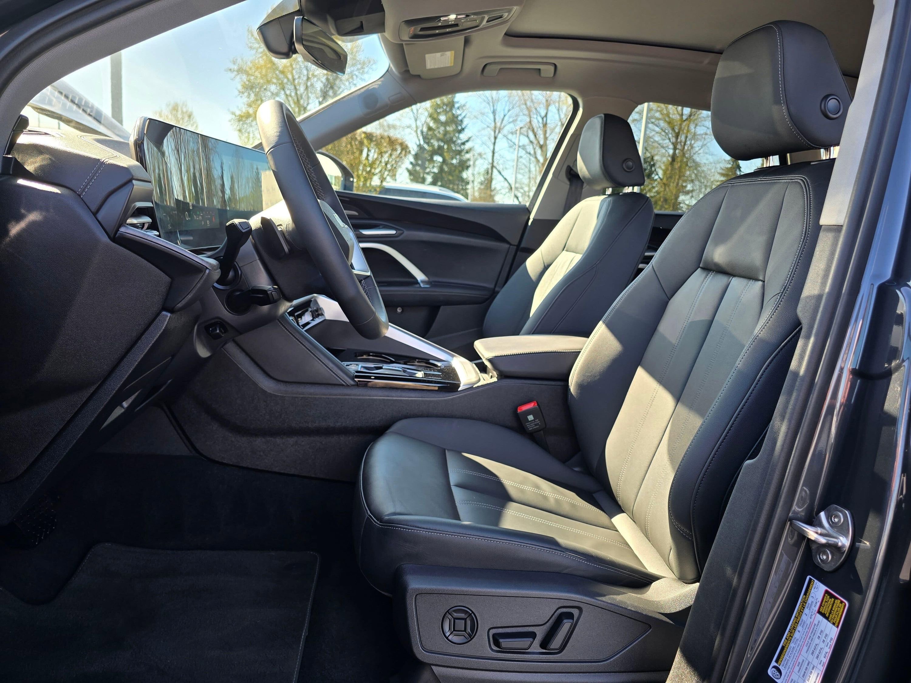 Certified 2025 Audi Q5 Premium Plus w/ Premium Plus image 13