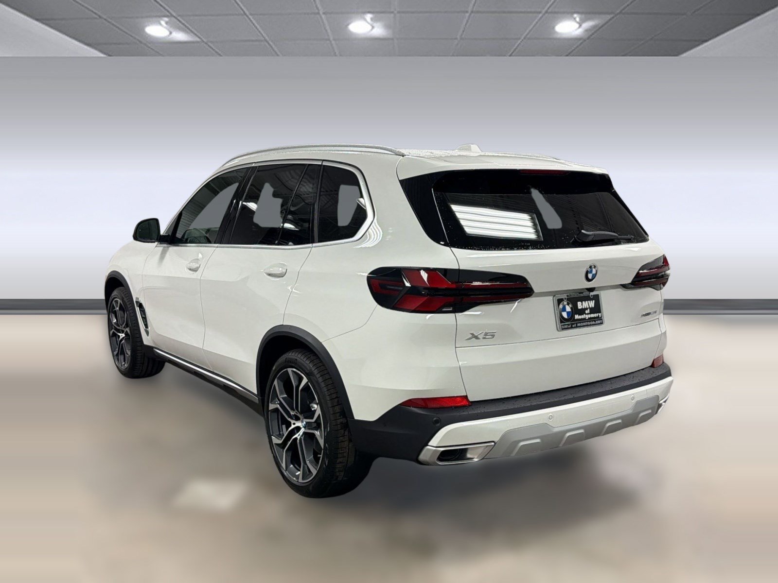 New 2026 BMW X5 sDrive40i w/ Climate Comfort Package RWD image 3